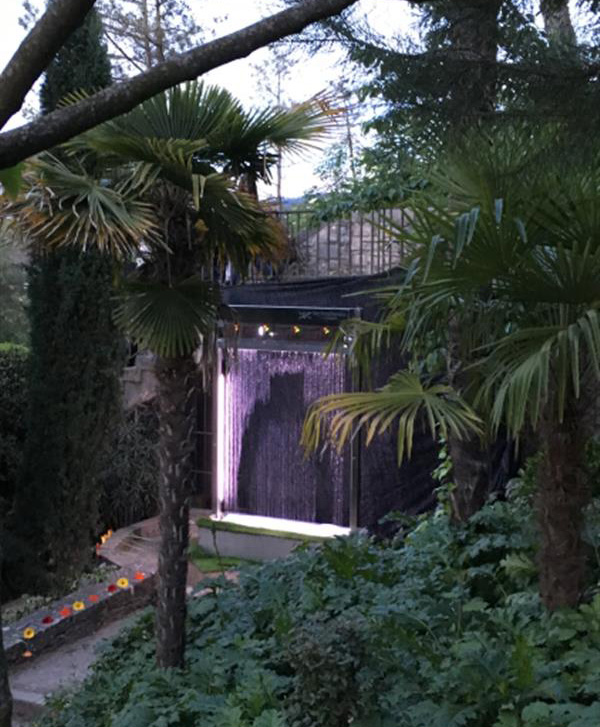 新科技人為創(chuàng)造奇景 3D打印水簾讓人嘆為觀止
3D打印水簾,創(chuàng)客,創(chuàng)客聯(lián)盟,3d打印機,3d打印材料,3d打印技術,3d打印模型