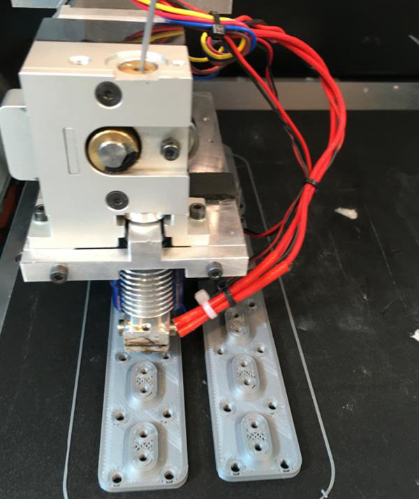 新科技人為創(chuàng)造奇景 3D打印水簾讓人嘆為觀止
3D打印水簾,創(chuàng)客,創(chuàng)客聯(lián)盟,3d打印機,3d打印材料,3d打印技術,3d打印模型