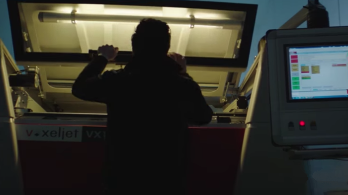 用Voxeljet VX1000 3D打印機打印星戰(zhàn)道具復(fù)制品