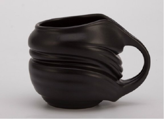 3D打印而成的杯子 新手選擇3D打印手板模型加工打樣還是CNC加工?選擇當(dāng)?shù)剡€是全國(guó)3D打印公司?