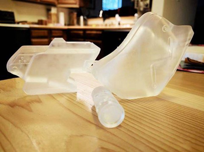 Smalls使用Form 2 3D打印機(jī)打印的槍支道具部件