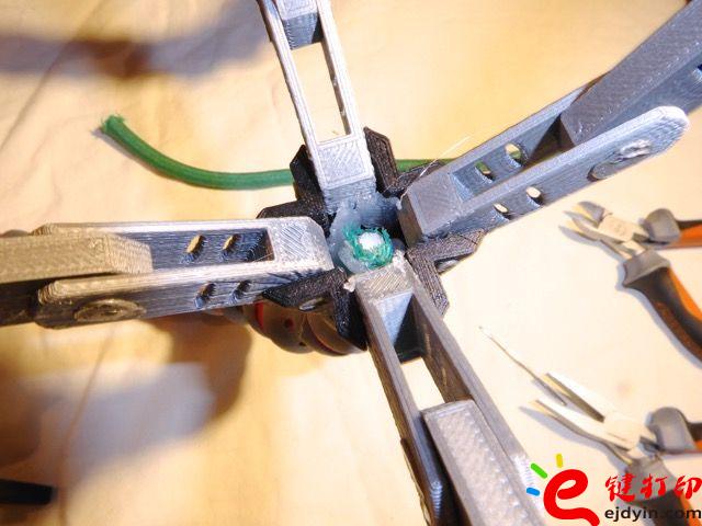 黑客帝國道具,黑客 游戲道具,3d打印道具,道具加工制作,道具模型,3D打印道具手板,道具手板加工,道具手板加工制作 <<黑客帝國>>電影道具展示