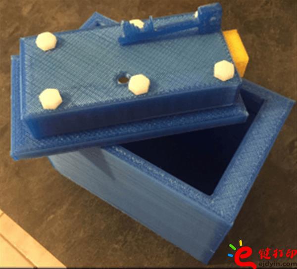 來看看金銀珠寶首飾專用的塑料3D打印保險(xiǎn)箱_最專業(yè)的3D打印服務(wù)平臺(tái)